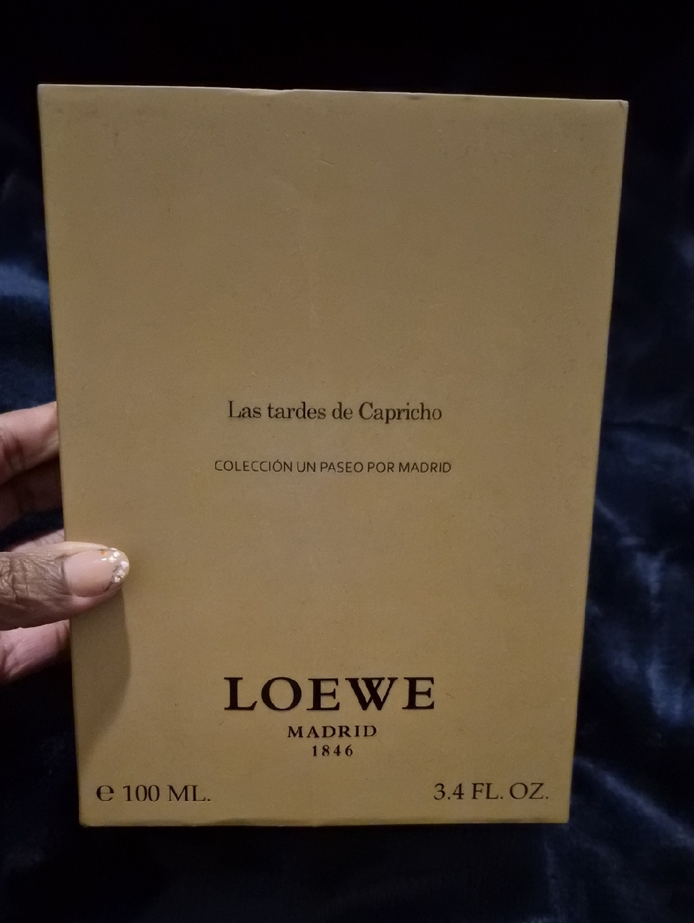 Loewe Las tardes de Capricho Beige Fragrance Box